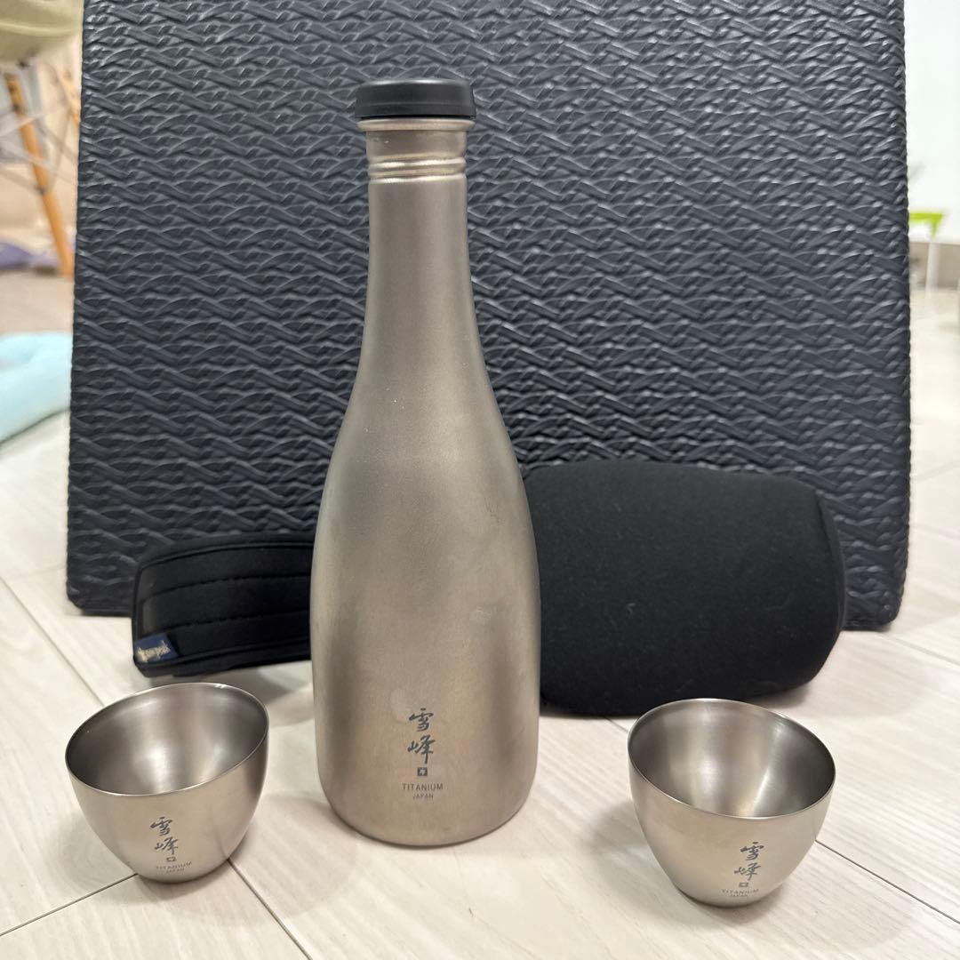 スノーピークの酒筒とお猪口2つのセット