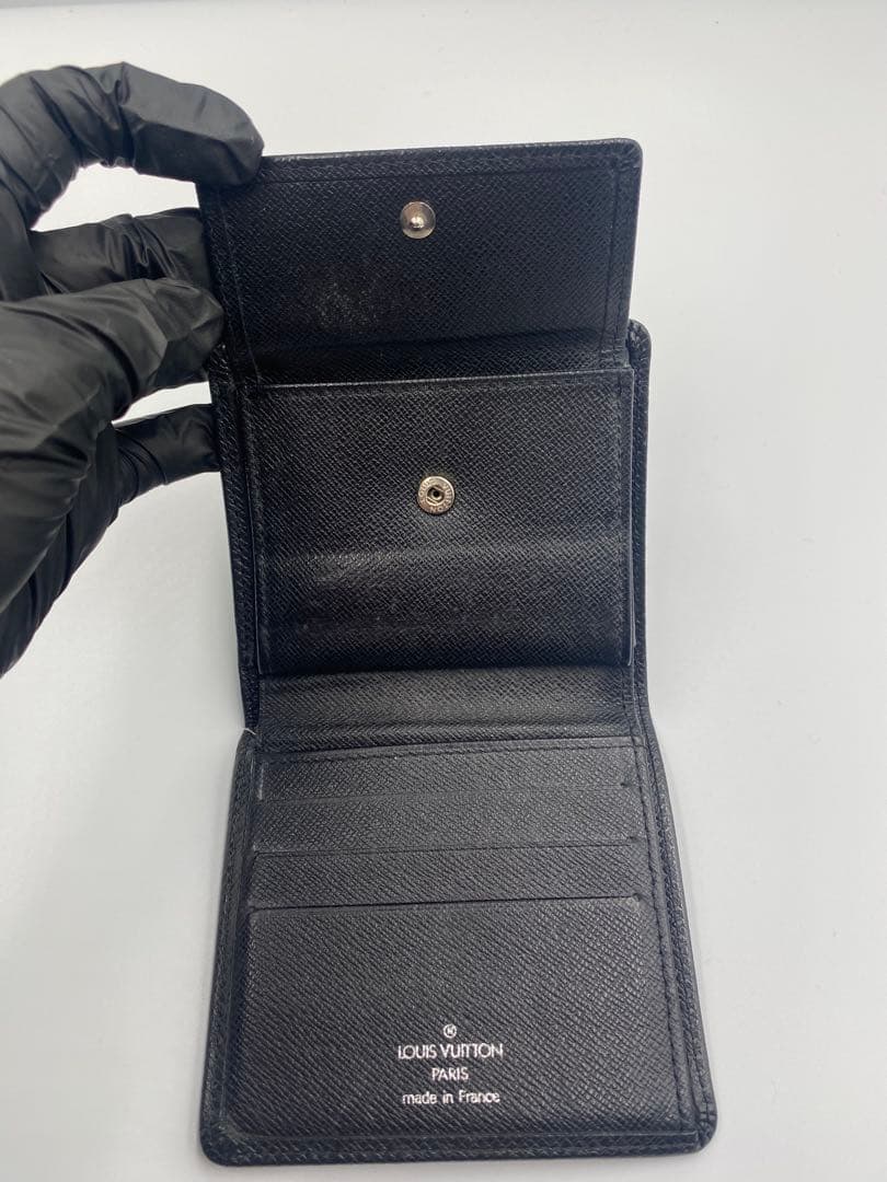 ルイヴィトン　タイガボルトビエカルトクレディノワール　二つ折り　財布