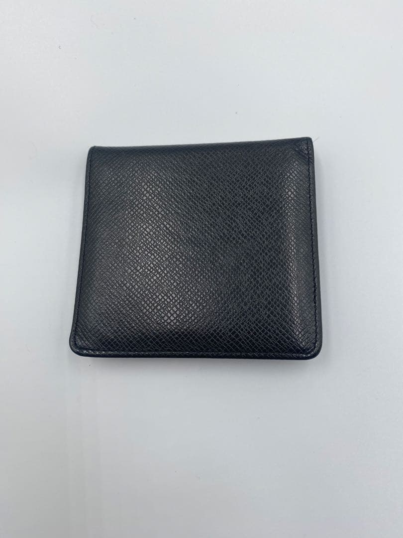 ルイヴィトン　タイガボルトビエカルトクレディノワール　二つ折り　財布