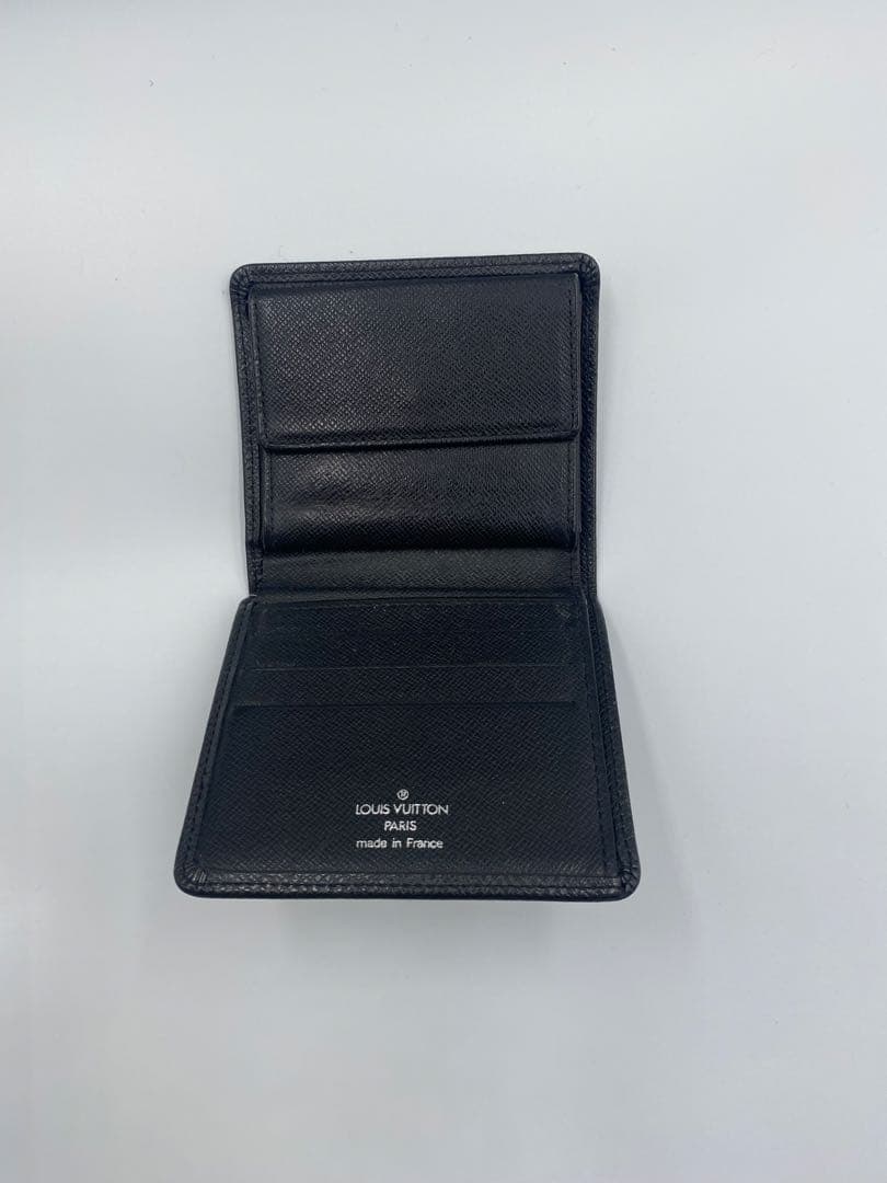 ルイヴィトン　タイガボルトビエカルトクレディノワール　二つ折り　財布