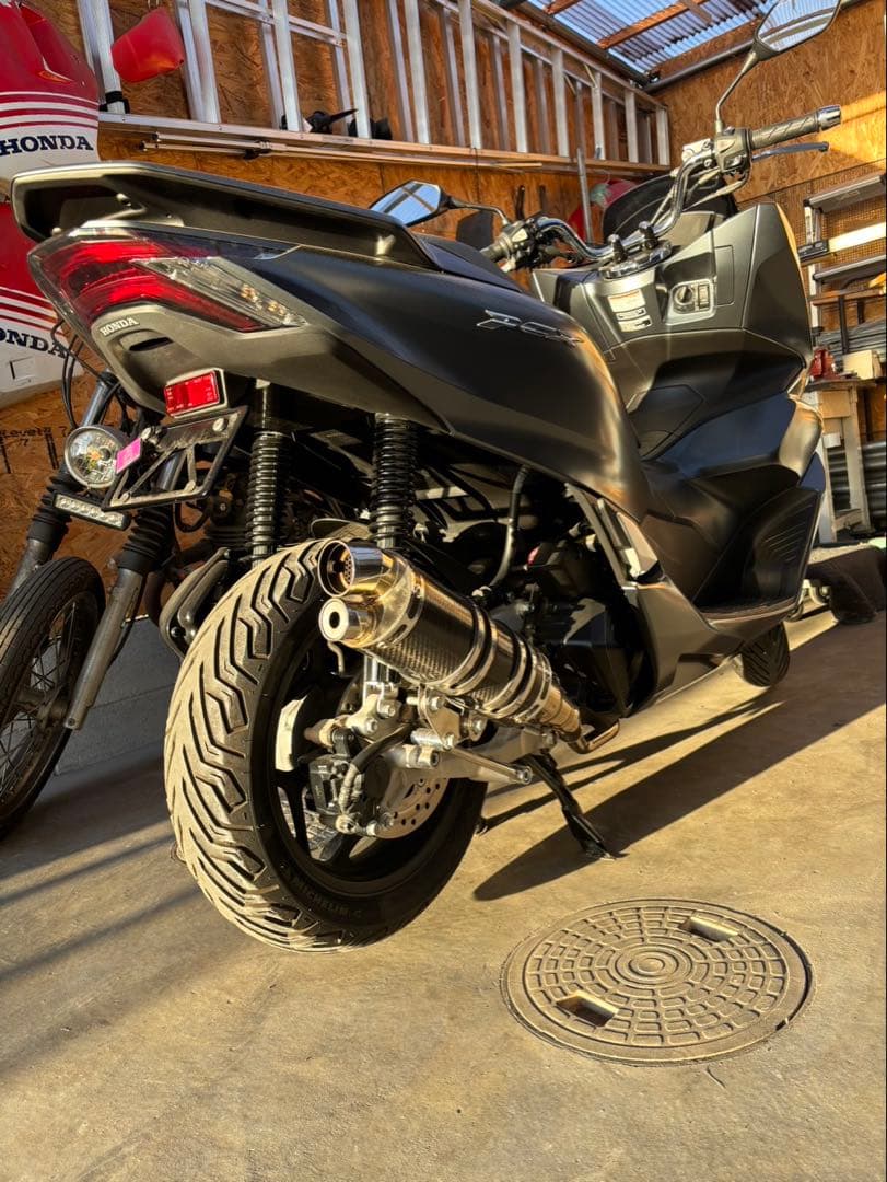 ホンダPCX125、160 JK05 KF47用　朝倉商事　カーボンマフラー