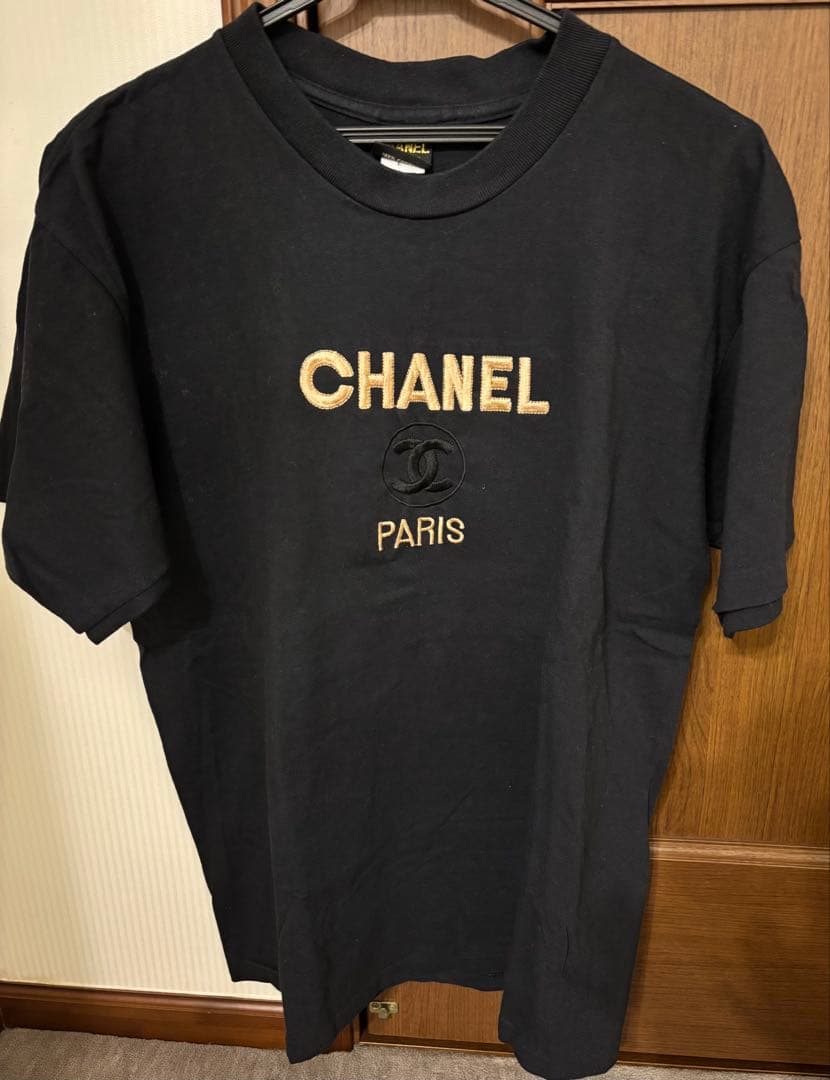 CHANEL ブラック Tシャツ ロゴ入り