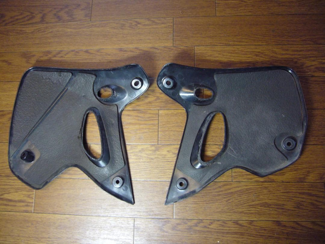 KSR110 (BC-KL110A)★シュラウド 左右セット