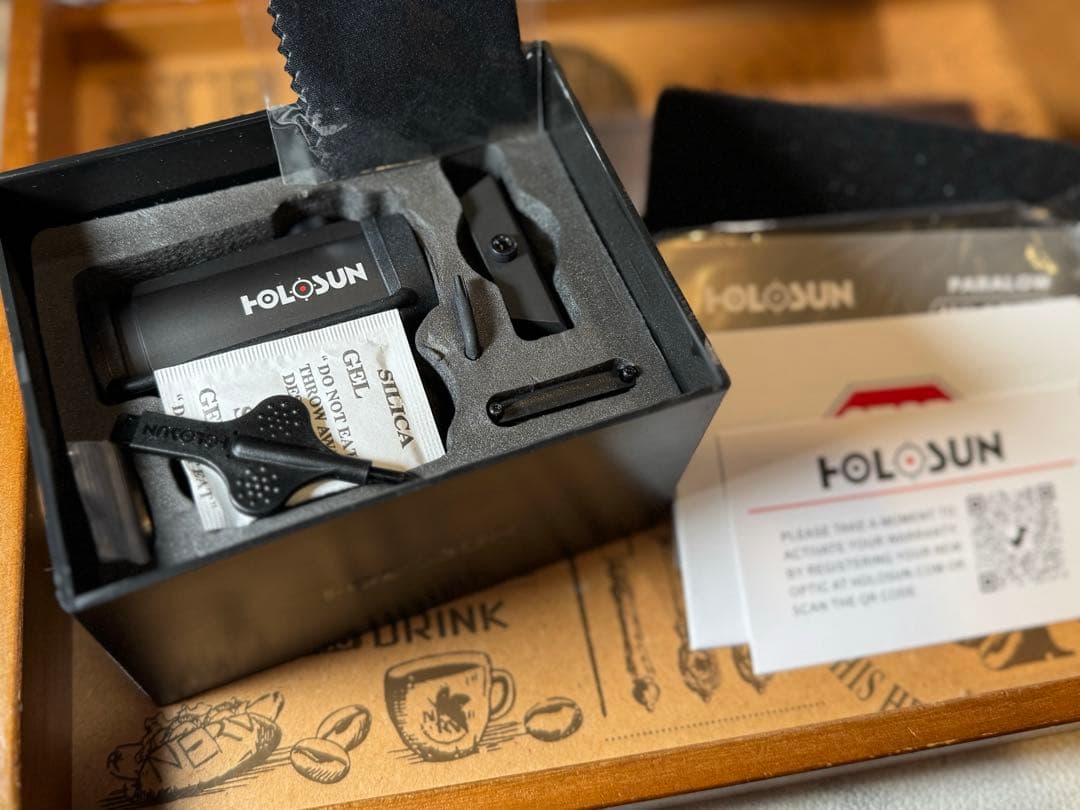 【実物・新品未使用】HOLOSUN HS403B レッドドットサイト　ホロサン