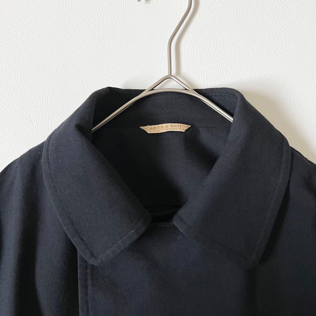 3320【美品】アーツアンドサイエンス　チェスターコート フラップポケット　紺