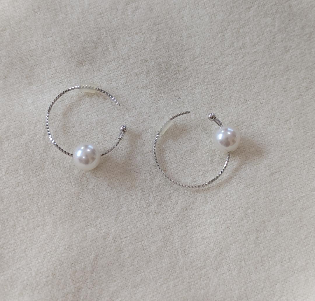18金とあこや真珠のフープピアス☆新品未使用☆18KWG刻印あります