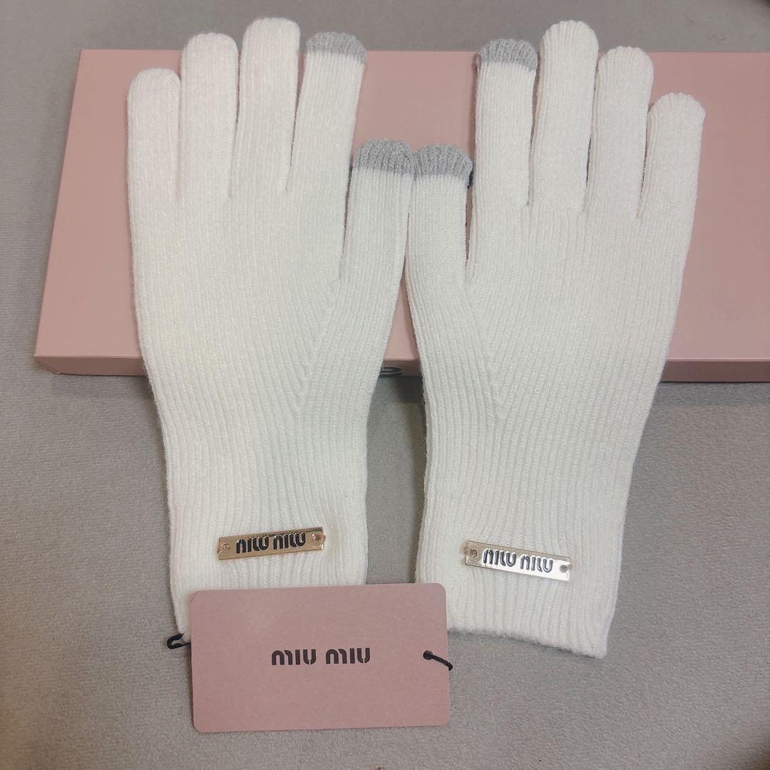miumiu 手袋　ホワイト