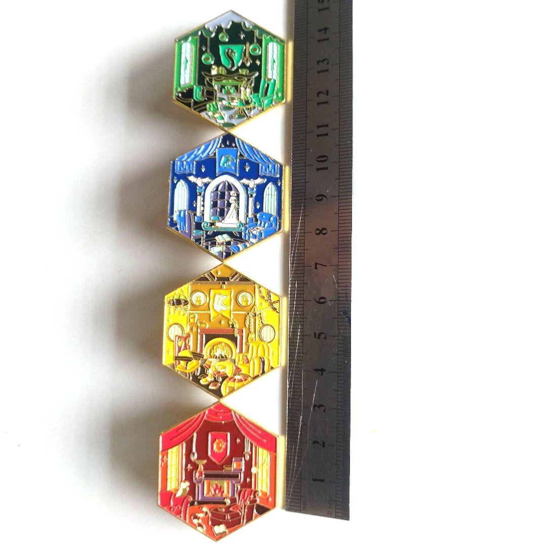 ハリーポッターまとめ売り。本、dvd、ノート、メモ、バッジ他 全巻セット