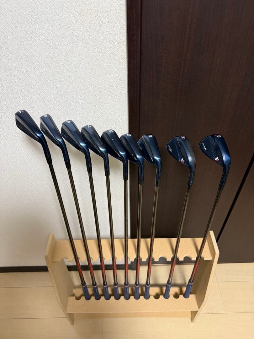 【限定品】テーラーメイド レッドブル アイアン、ウェッジ、10本セット