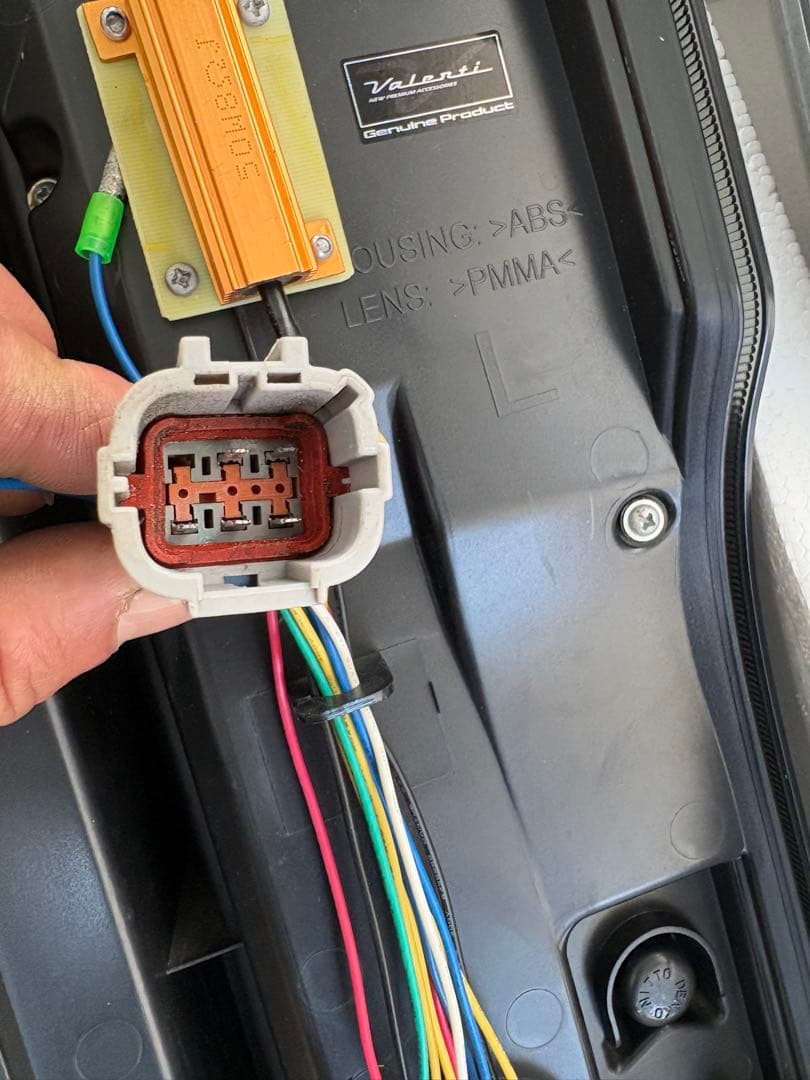 Valenti JEWELLEDテールランプ ULTRAバレンティ　キャラバン