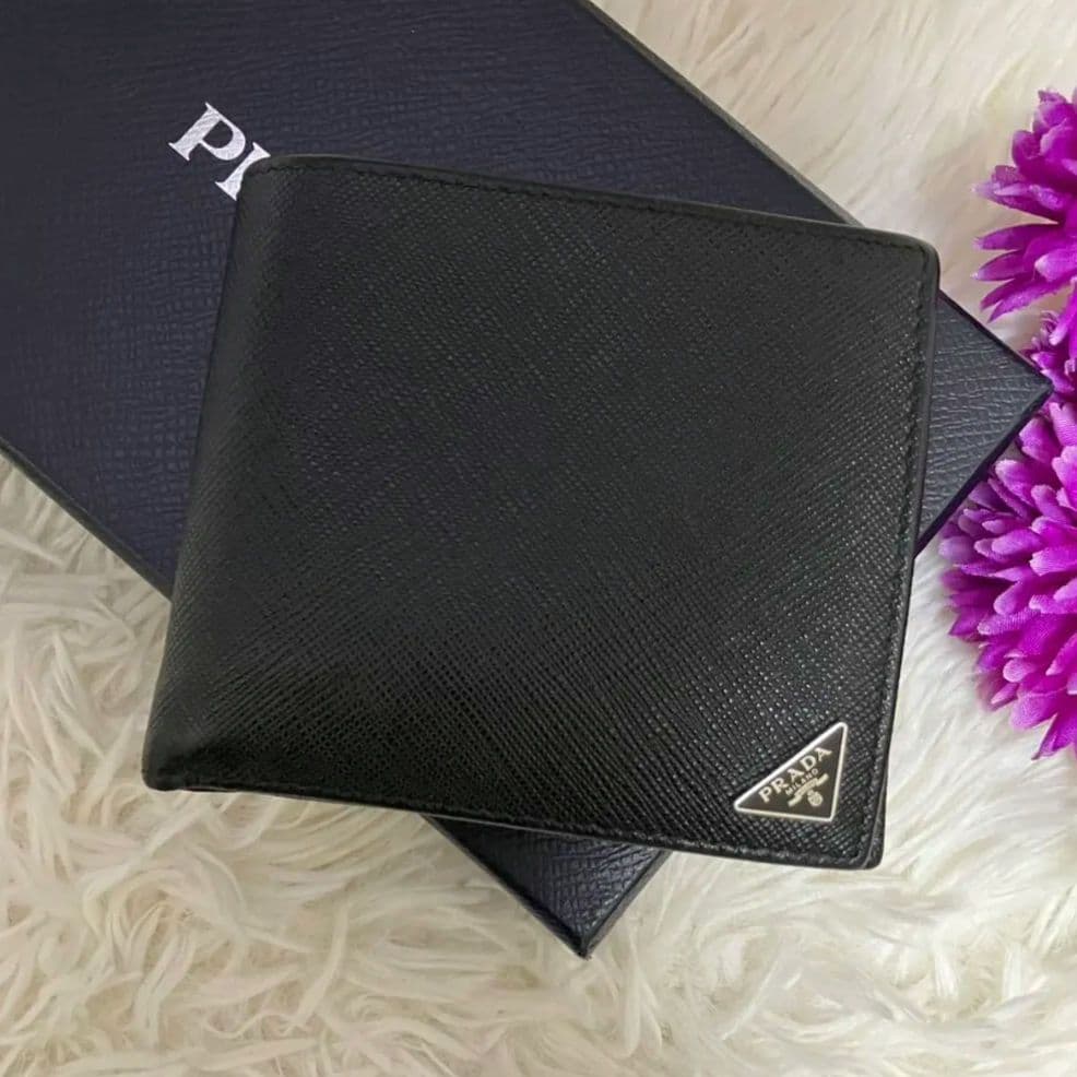 美品 現行✨ PRADAポケット付 サフィアーノ トライアングル 財布 黒