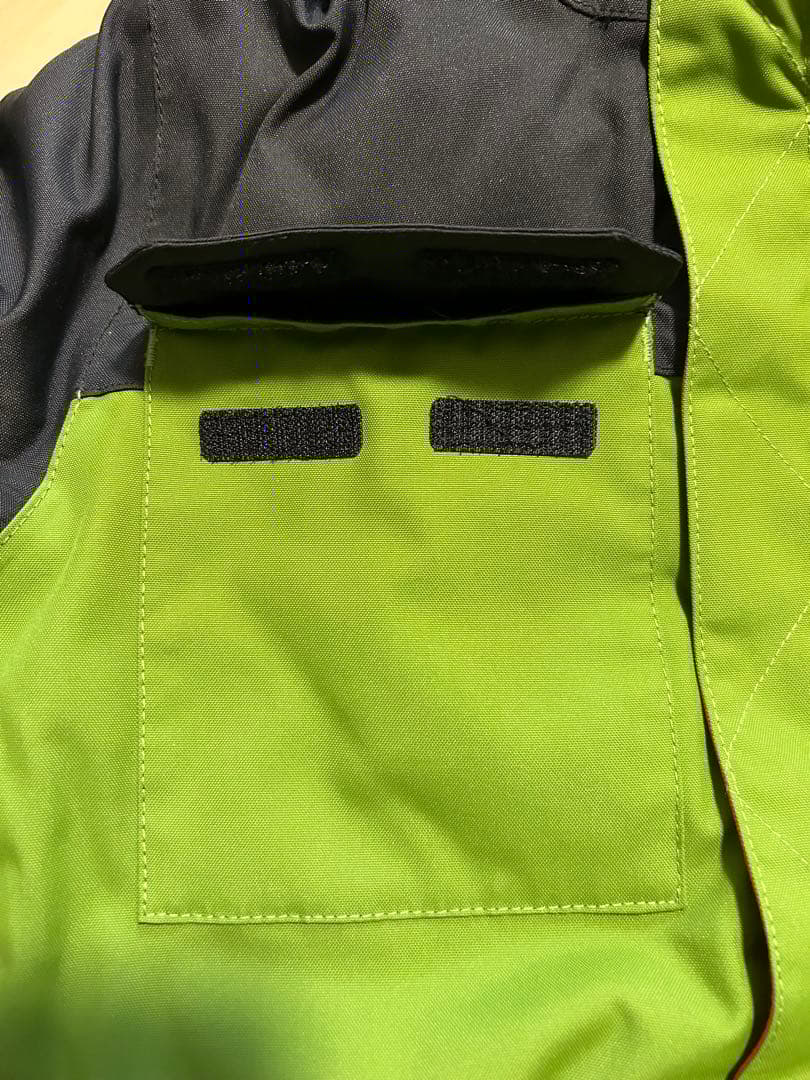 新品　686 子ども用 スノーボードウェア