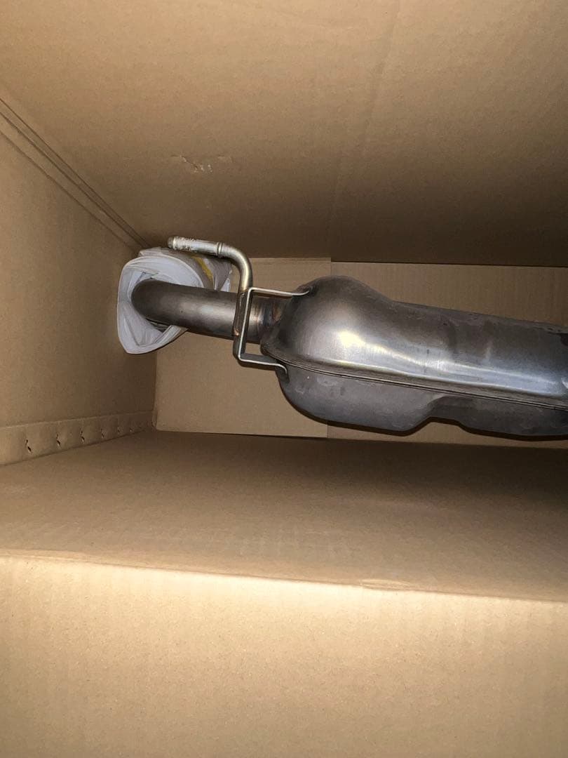 マフラー本体 金属製 気泡緩衝材付き