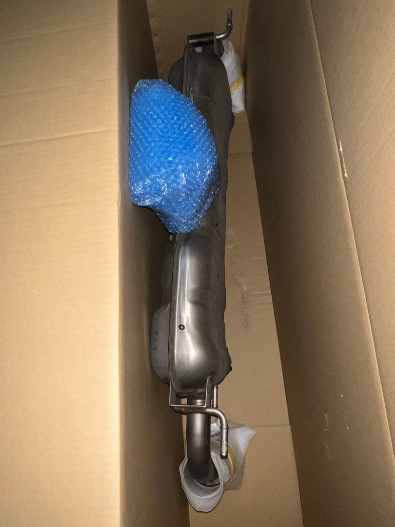 マフラー本体 金属製 気泡緩衝材付き