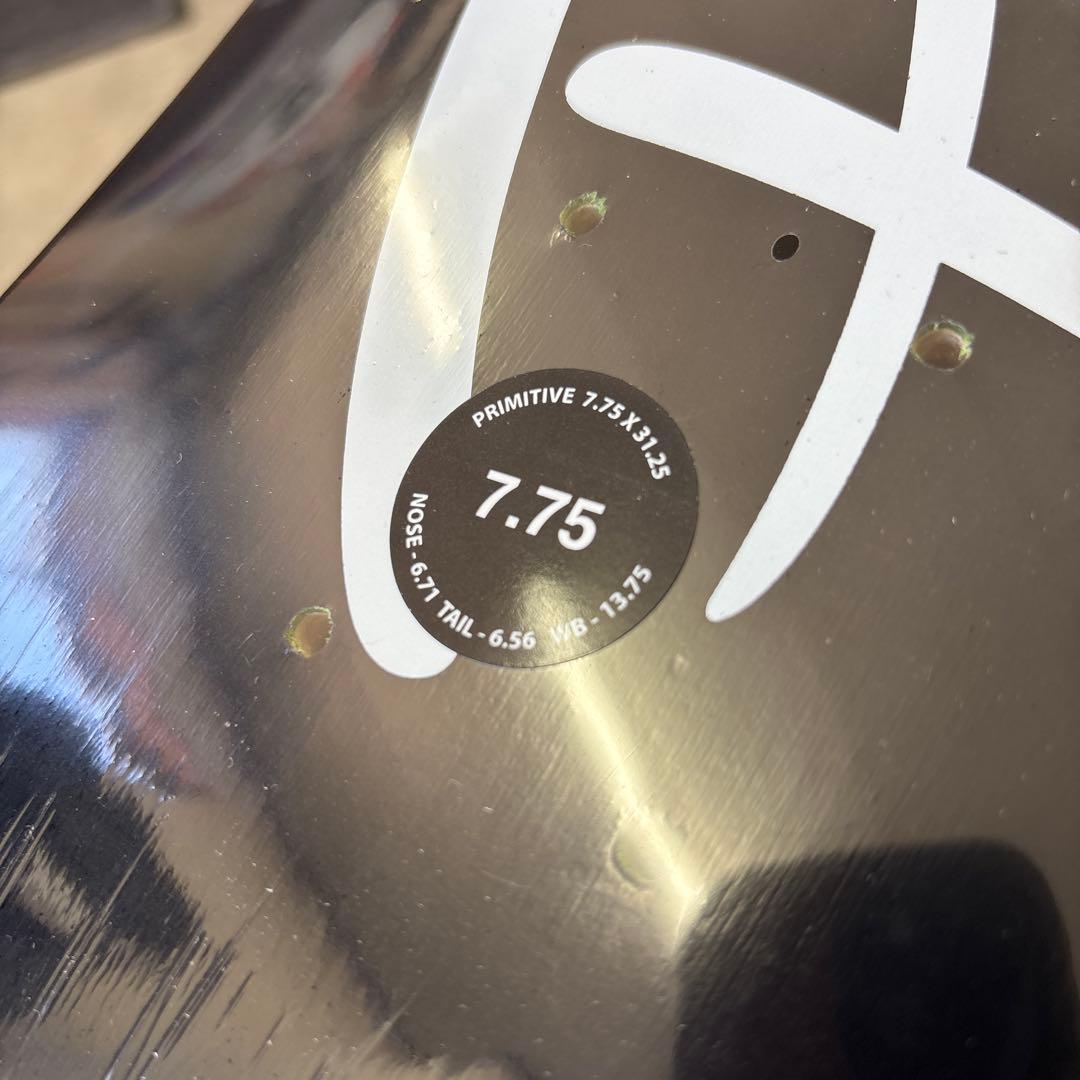 PRIMITIVE 7.75インチ デッキ
