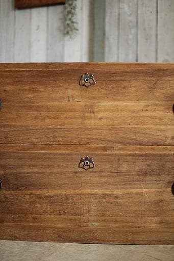 味のある木製の引き出し2段　チェスト　桐箪笥