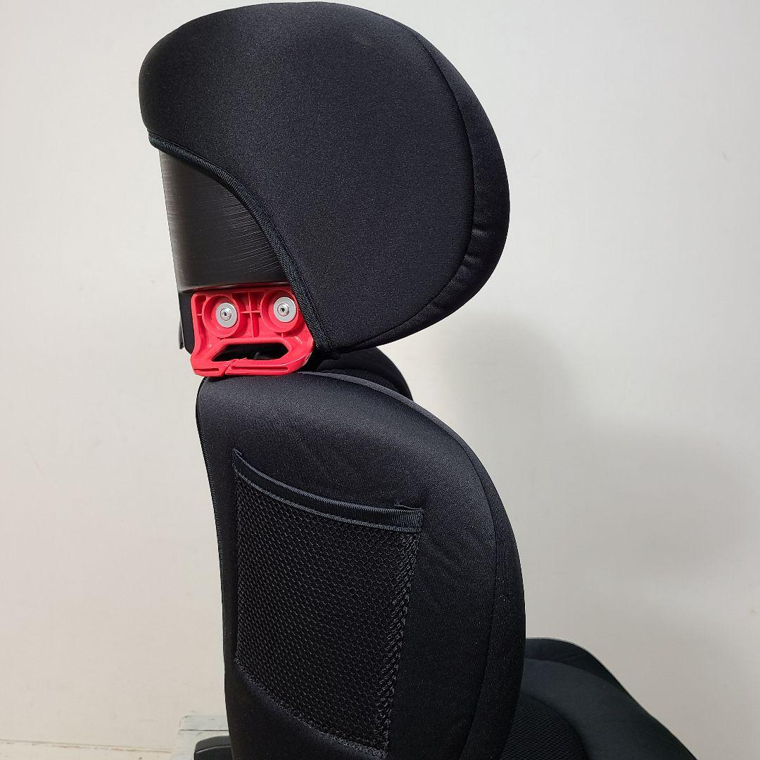 ち*こ様 ほぼ新品未使用　ジュニアシート チャイルドシート　　3歳～11歳　IS