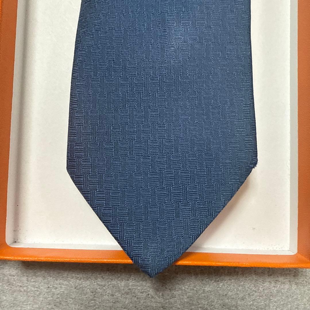 エルメス　ネクタイ　紺　H柄ファソネ 蹄柄　シルクジャガード