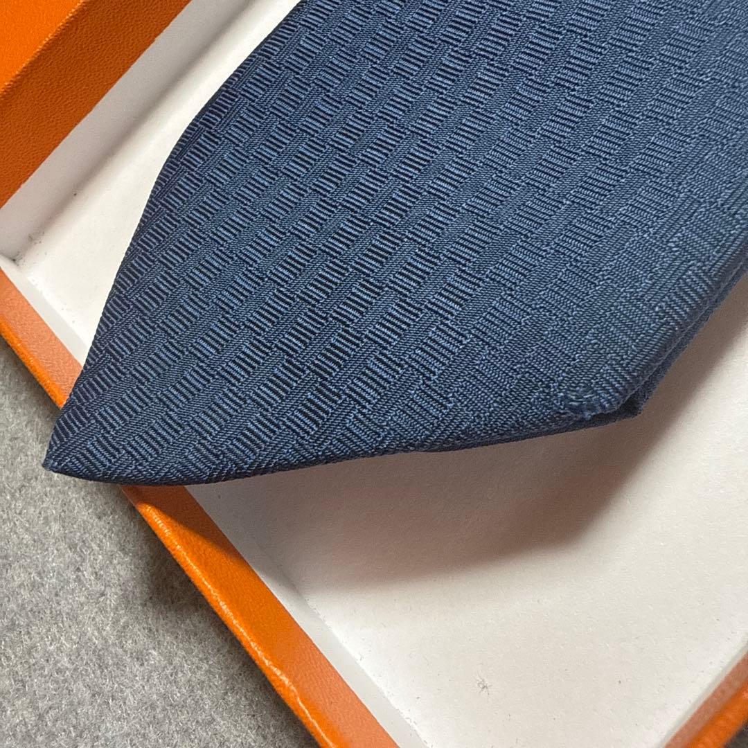 エルメス　ネクタイ　紺　H柄ファソネ 蹄柄　シルクジャガード