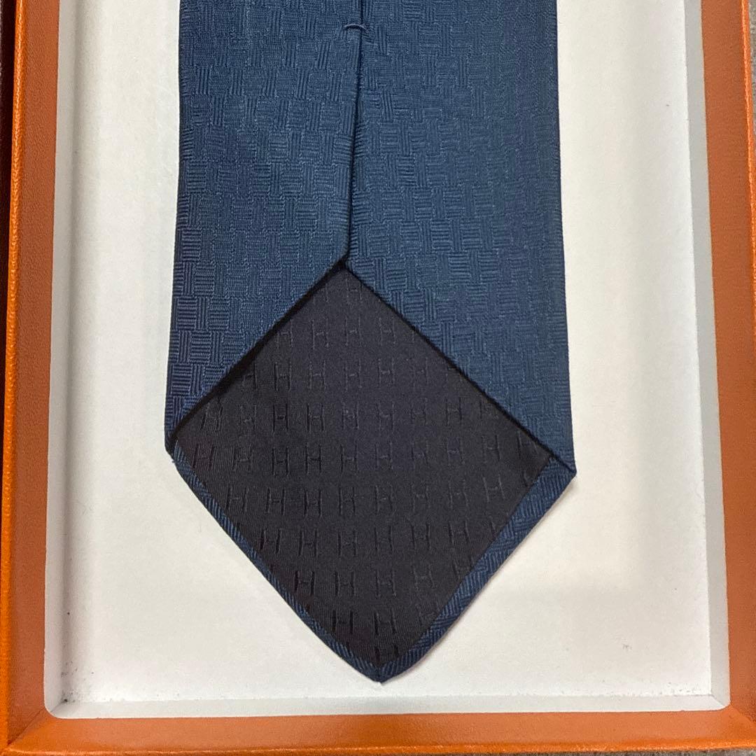 エルメス　ネクタイ　紺　H柄ファソネ 蹄柄　シルクジャガード