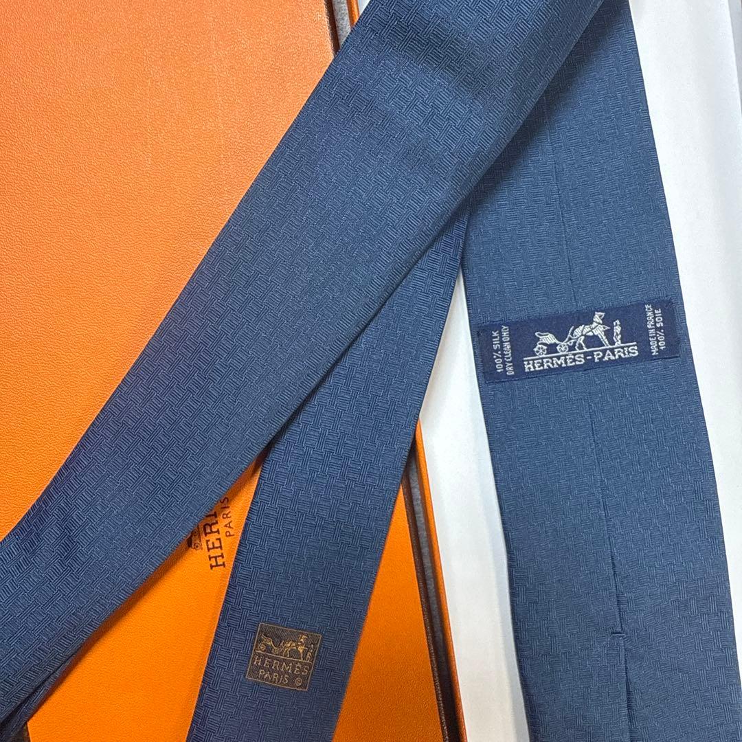 エルメス　ネクタイ　紺　H柄ファソネ 蹄柄　シルクジャガード