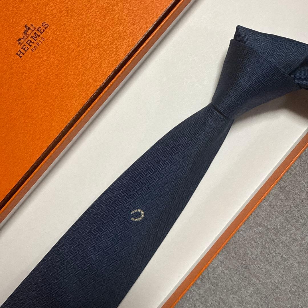 エルメス　ネクタイ　紺　H柄ファソネ 蹄柄　シルクジャガード