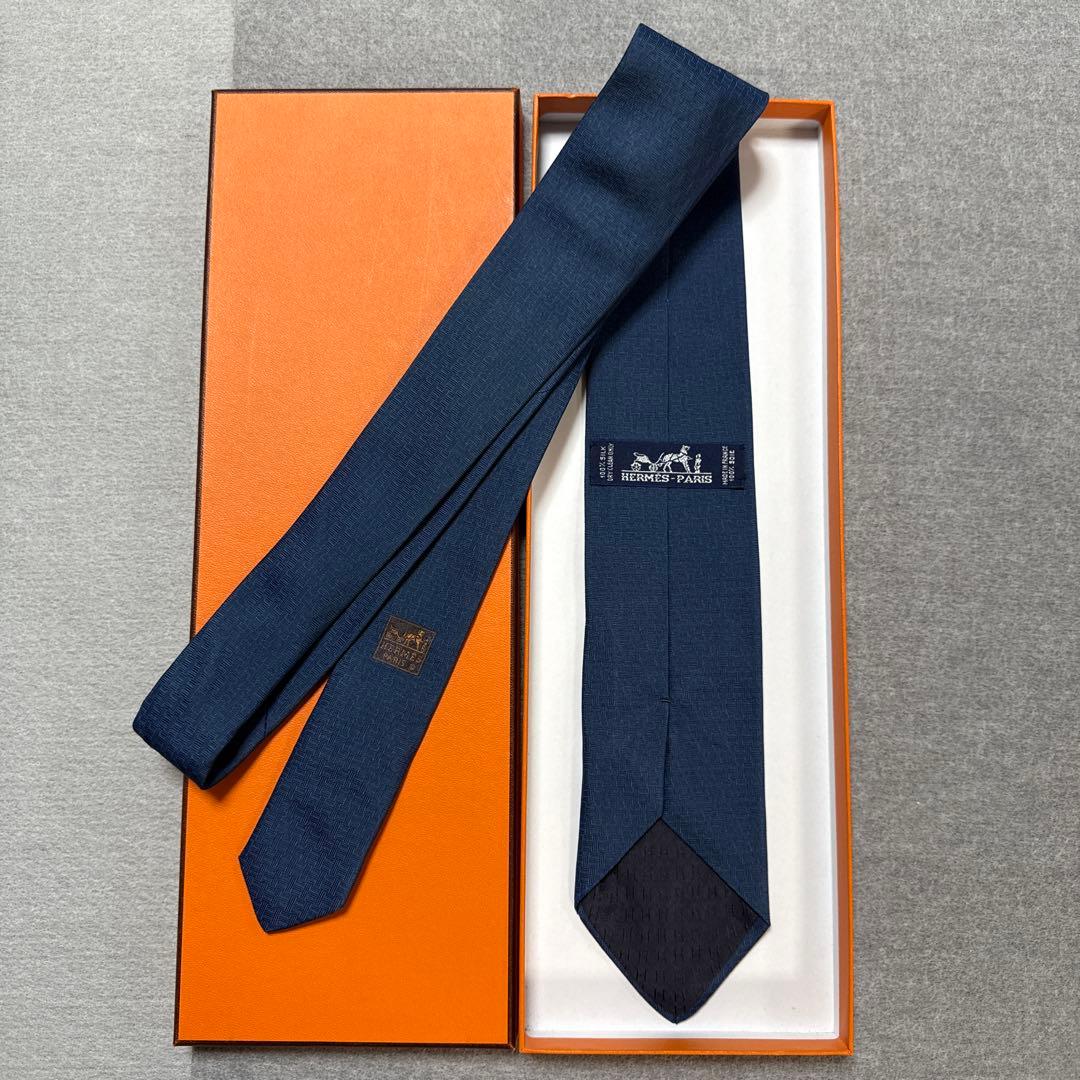 エルメス　ネクタイ　紺　H柄ファソネ 蹄柄　シルクジャガード