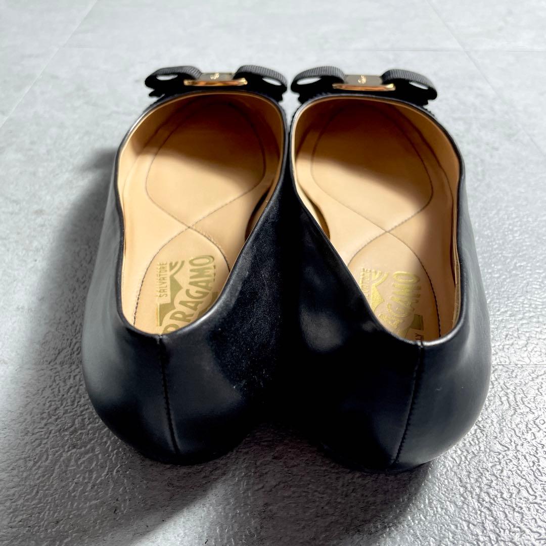 極美品✨ フェラガモ VARINA ヴァリナ フラットシューズ 黒 23cm