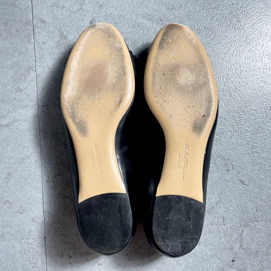 極美品✨ フェラガモ VARINA ヴァリナ フラットシューズ 黒 23cm