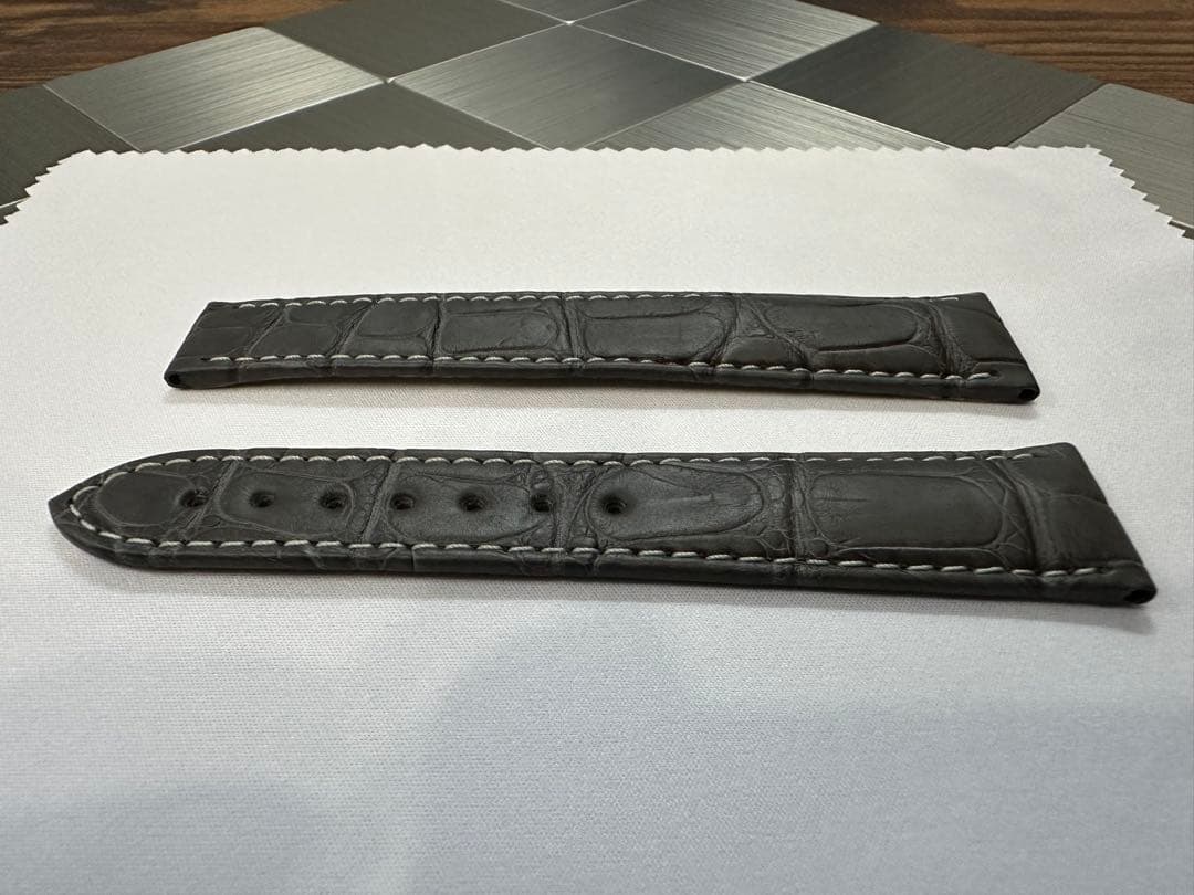 【純正品】OMEGA グレーアリゲーターレザーストラップ 19mm