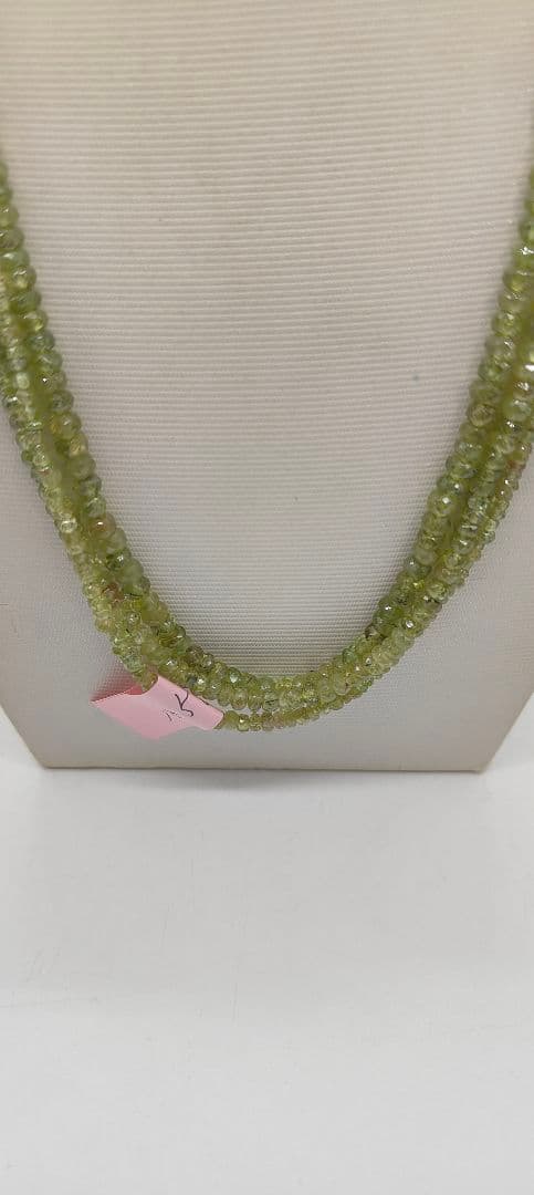 1820. スフェーンボタンカット3本連売り