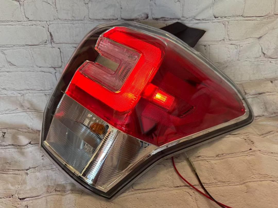 フォレスタ―　SJ5　SJG　US仕様 後期仕様 テールランプ　左右セット