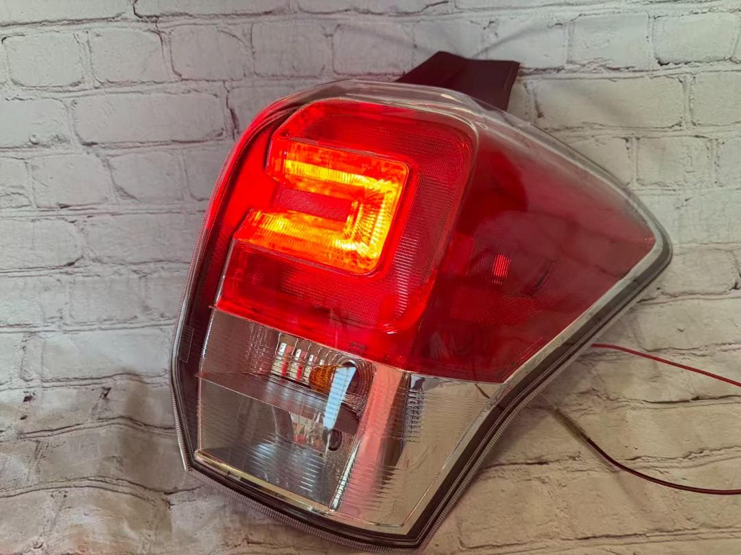 フォレスタ―　SJ5　SJG　US仕様 後期仕様 テールランプ　左右セット