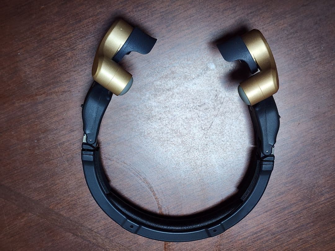 ココチモ　きこえるホン（金）　k-phone 耳に入れないスマート集音器