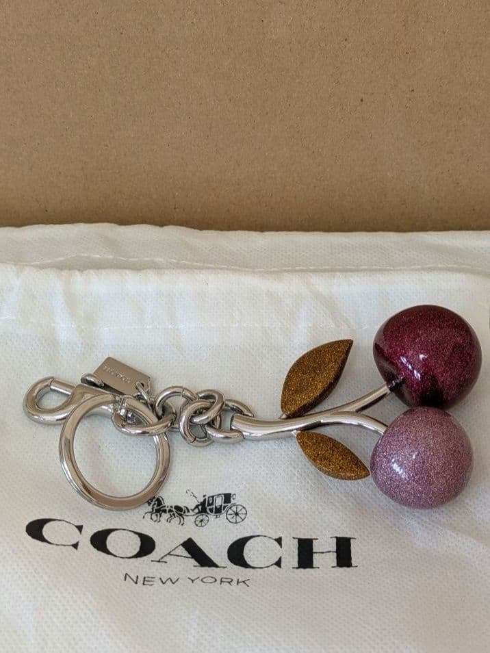 ✨美品✨COACH ♥コーチ♥チェリー♦バッグチャーム♦さくらんぼ♦キーホルダー