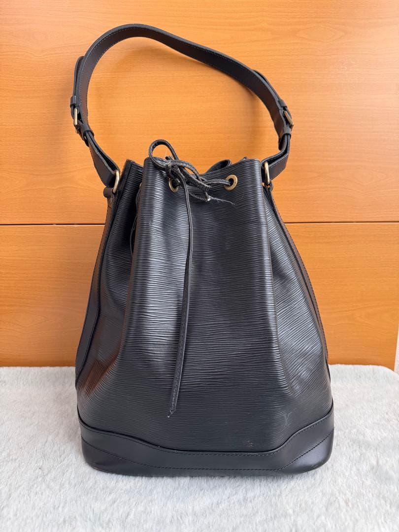 専用　ルイ・ヴィトン エピレザー バケットバッグ ブラック