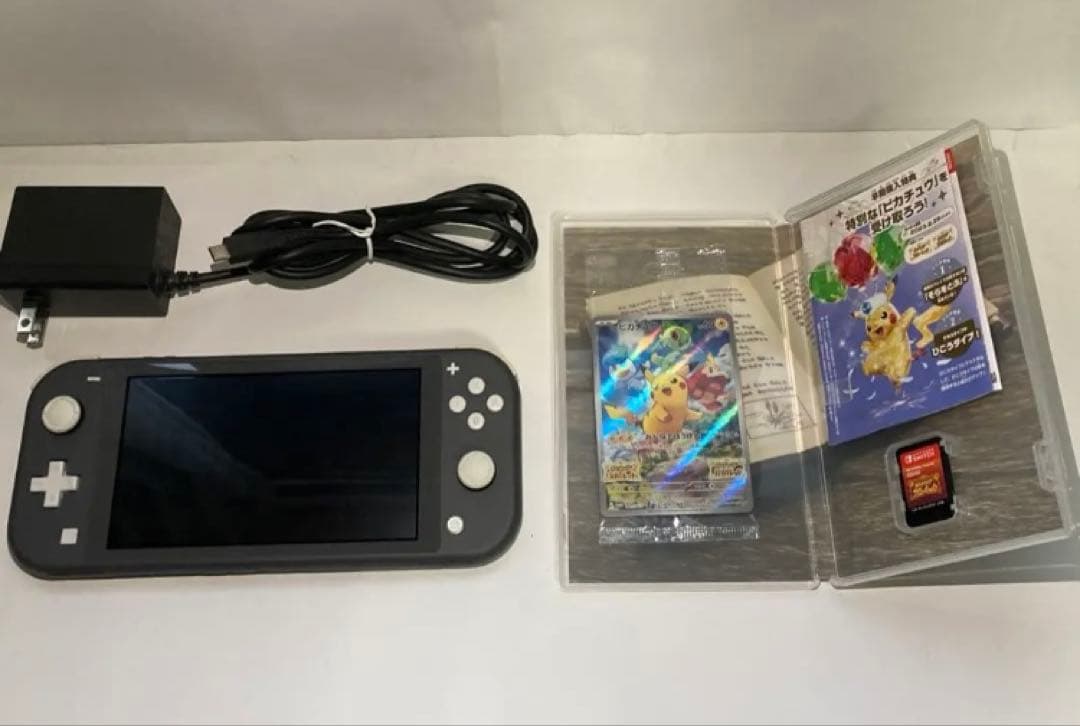 switchライト 本体　スカーレット（プロモカード付）