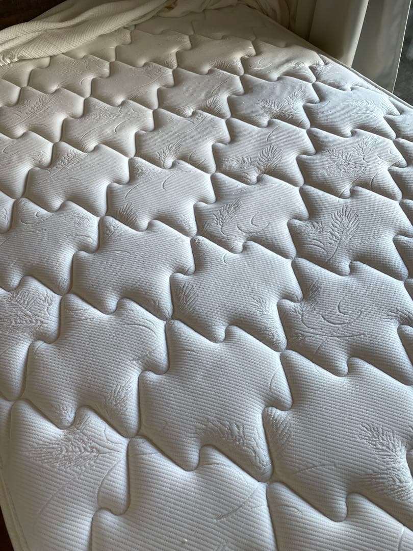 【値下げ中】収納付きセミダブルベッドフレーム+マットレス