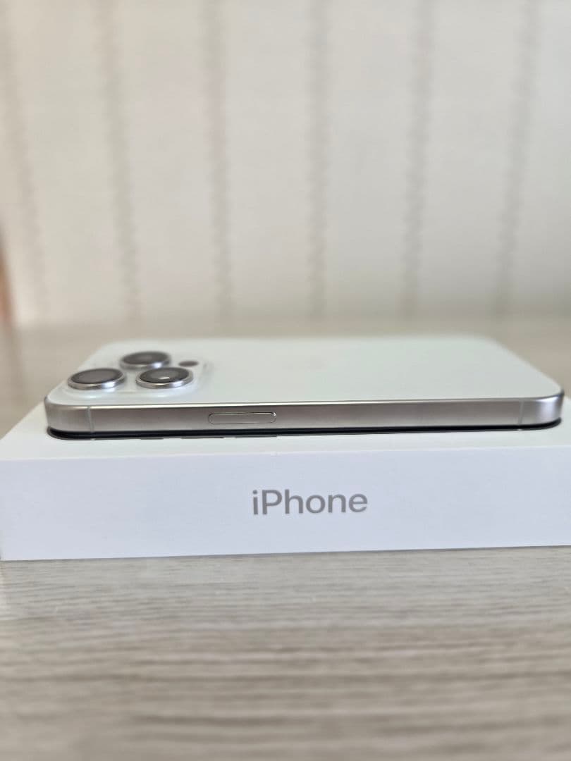 iPhone15pro 256GB ホワイトチタニウム