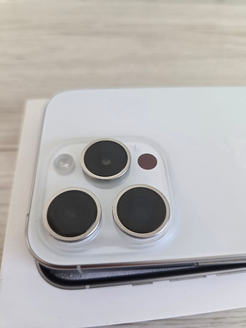 iPhone15pro 256GB ホワイトチタニウム