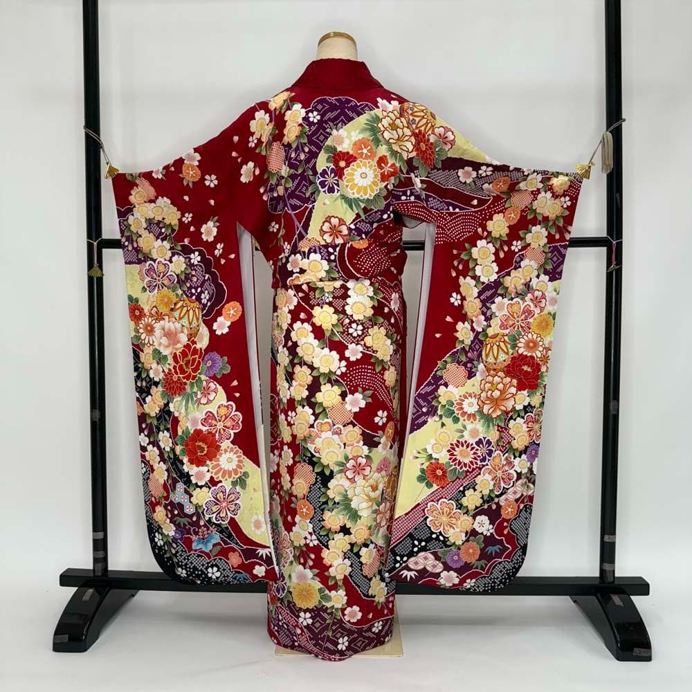 振袖 正絹 赤 黄色 古典花柄　裄68.8㎝ 　成人式 中古 c-80