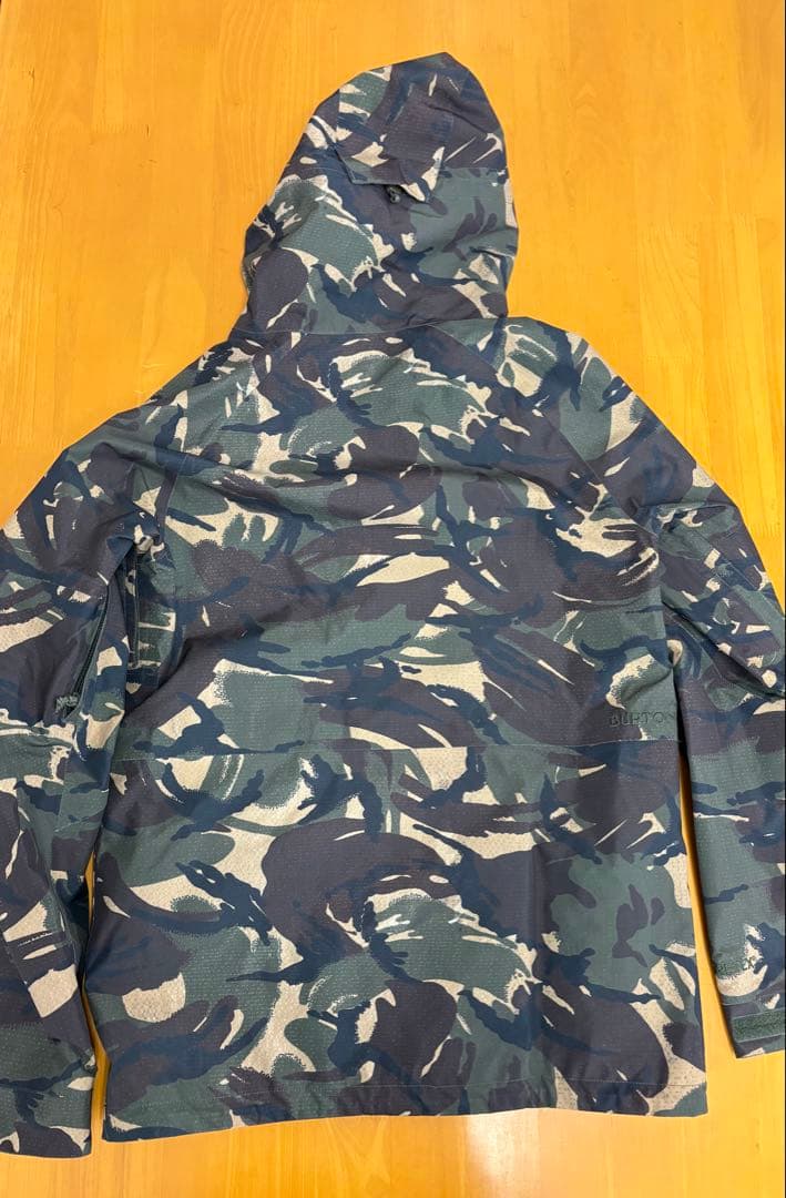 Burton 迷彩柄 スキーウェア