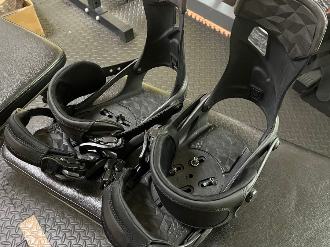 スノーボードビンディング　head Nx One?