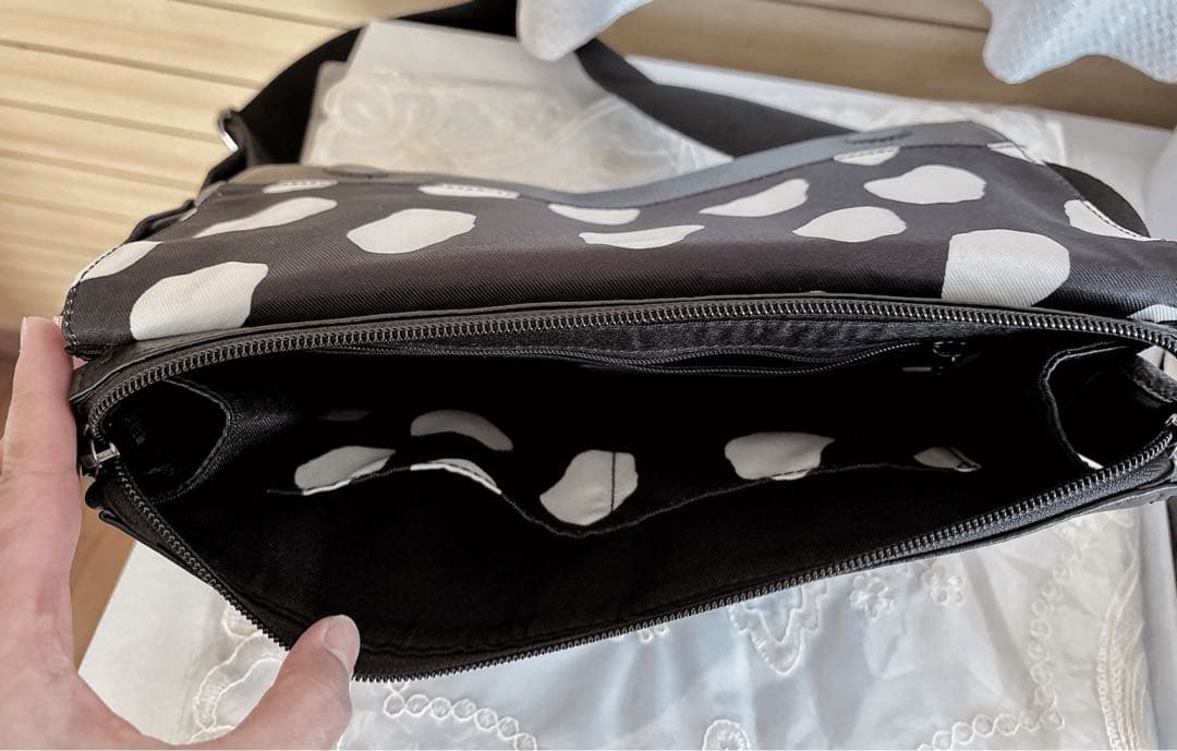 【完売】ear PAPILLONNER 柄ワイドテープショルダーバッグ 黒