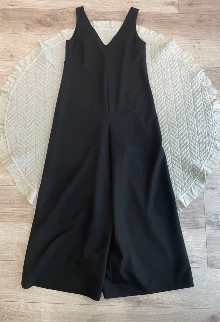 タグ付き新品！定価6.5万　ヘルノ　ジャンプスーツ42 サロペット　ロゴプレート