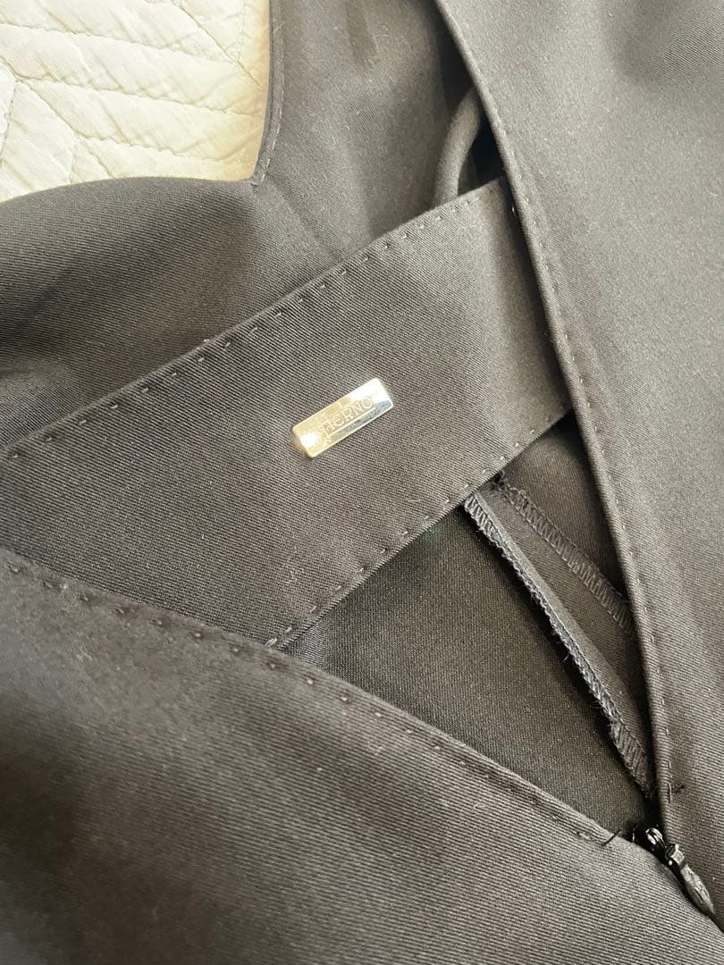 タグ付き新品！定価6.5万　ヘルノ　ジャンプスーツ42 サロペット　ロゴプレート