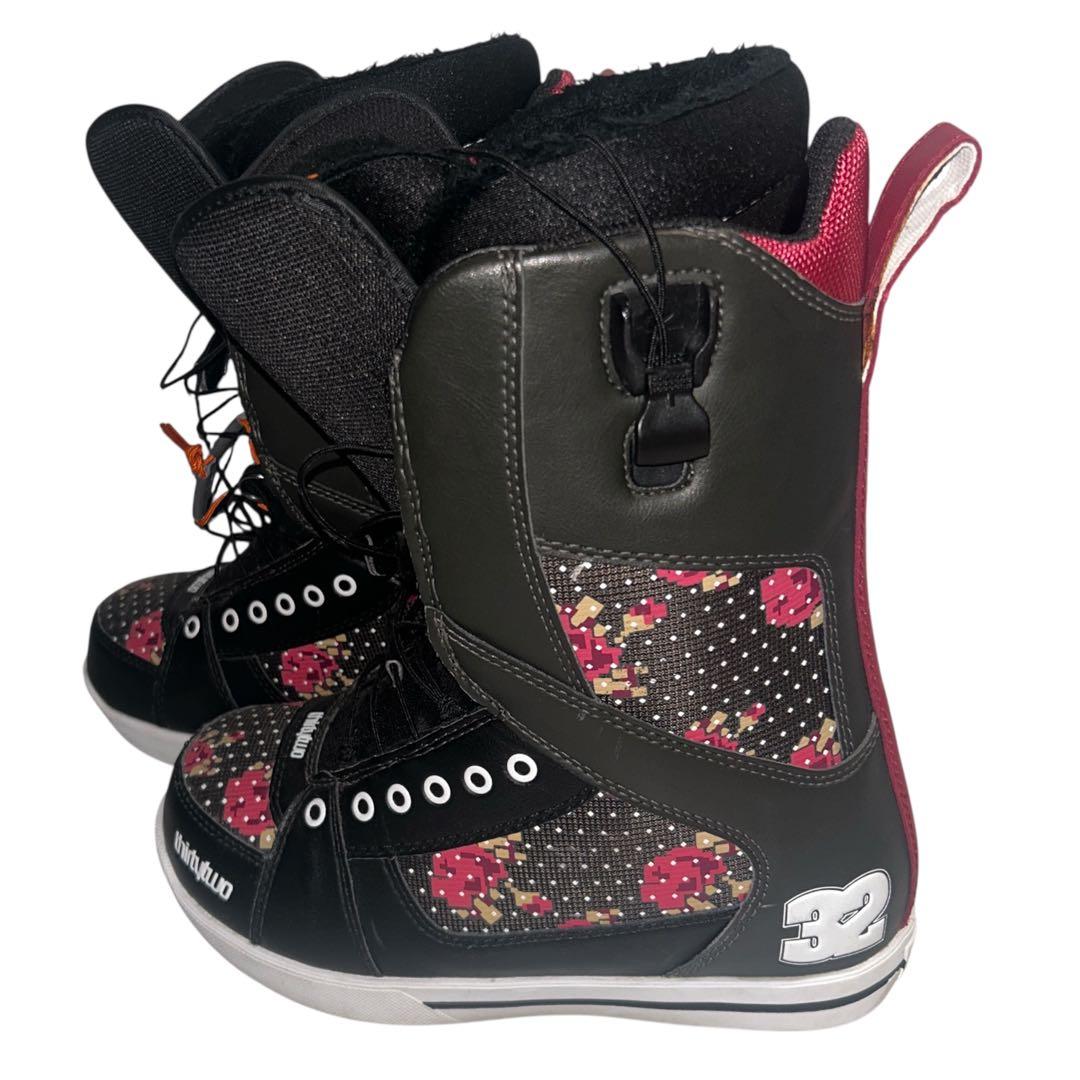 美品　Thirty Two 86 FT スノーボードブーツ　US6.5 総柄