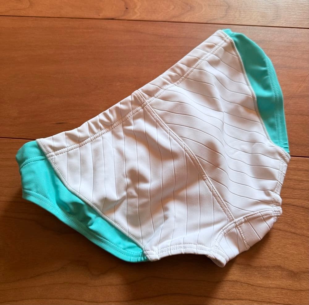 【新品箱タグ付】ARENA　ダブルマット　ホワイト×スカイブルー　競パン　nux