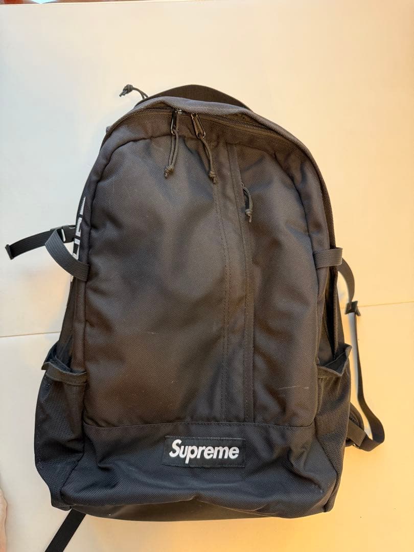 【新年SALE】Supreme ブラック リュック・バックパック　18ss