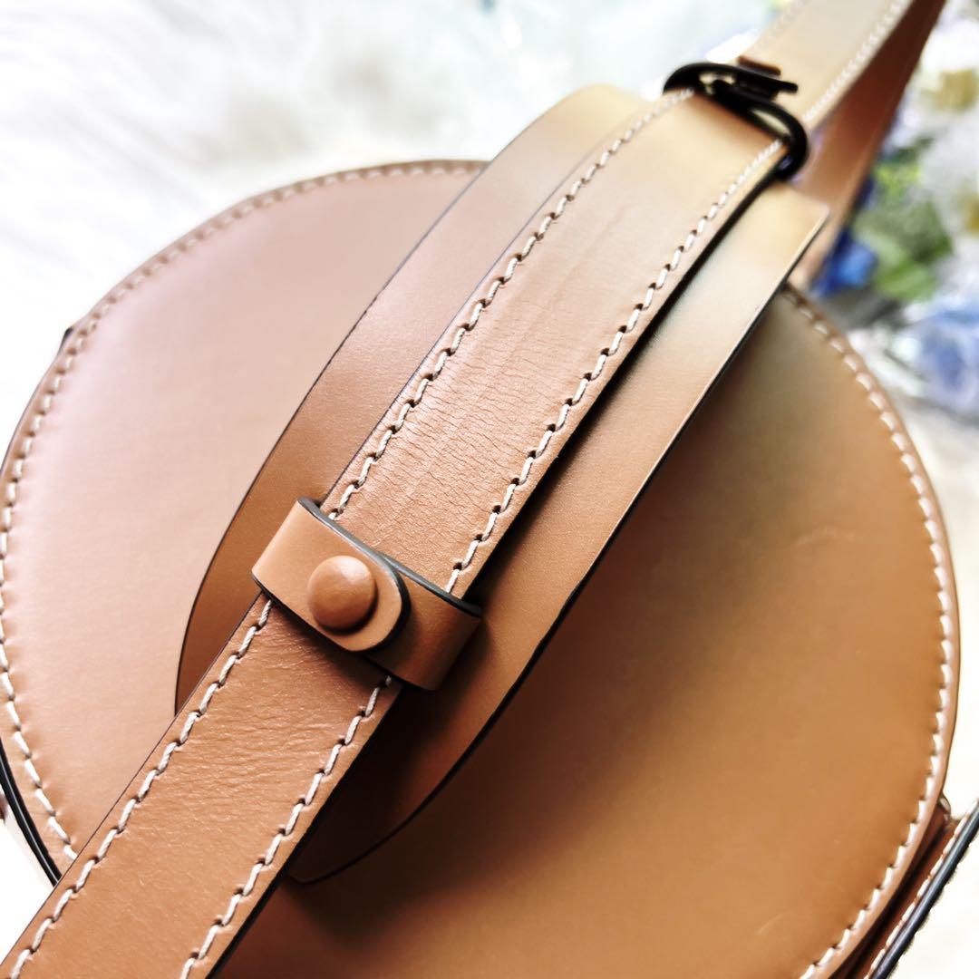 美品　サルバトーレフェラガモ かご　バケツ　バッグ　ショルダー　ガンチーニ